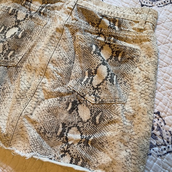 Snakeskin denim skirt - Picture 2 of 2
